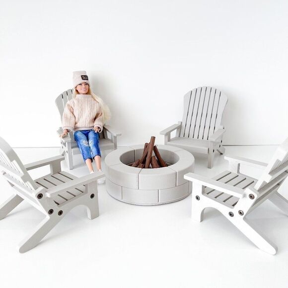 4 Beige Miniature Adirondack Chairs & Round Firepit W/Flickering Logs 1:6 Scale - Picture 1 of 7